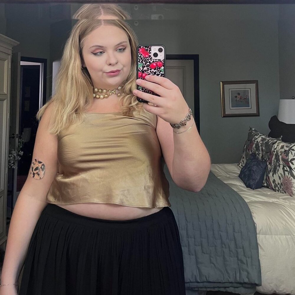 VINTAGE Gilligan O’Malley Gold Silk Tank Top 👑